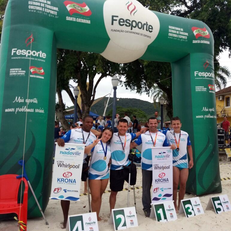 Nadoville Krona tem desempenho destacado na 25ª Travessia de Porto Belo